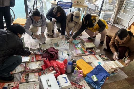 �D�������Aվ��Ʒ�M��������